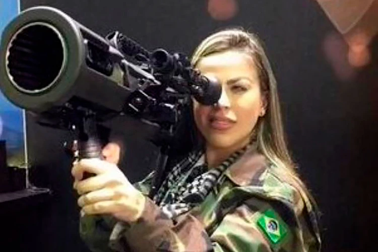 Такой наемницы еще не видели: На Украине ликвидирована бразильская снайперша-супермодель