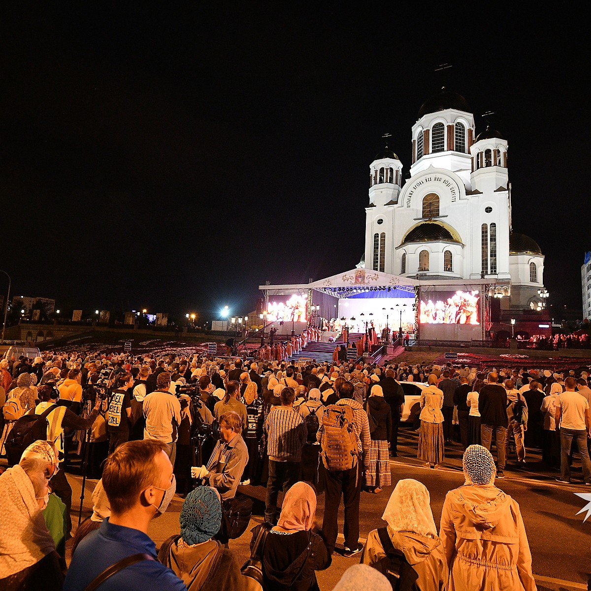 Крестный ход 2024 екатеринбург до ганиной. Екатеринбург 17 июля 2018. Крестный ход 2024 екатеринбург до ганиной. Ганина яма екатеринбург крестный ход. Царские дни в екатеринбурге.