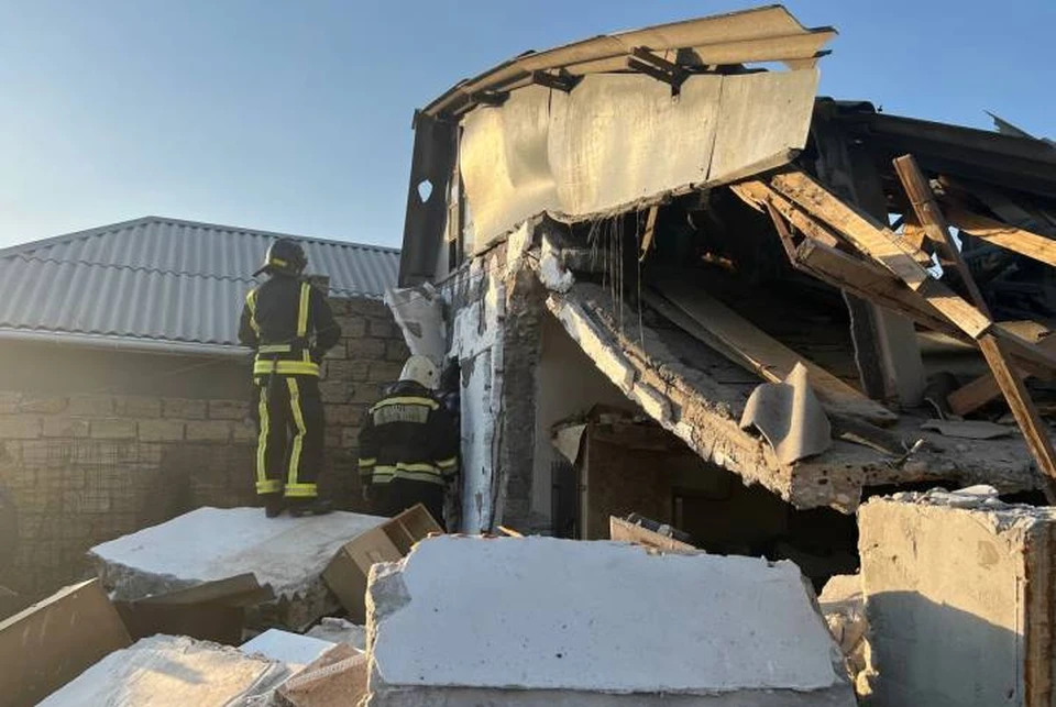 Мужчина оказался под завалами жилого дома. Фото: пресс-служба ГУ МЧС России по Севастополю