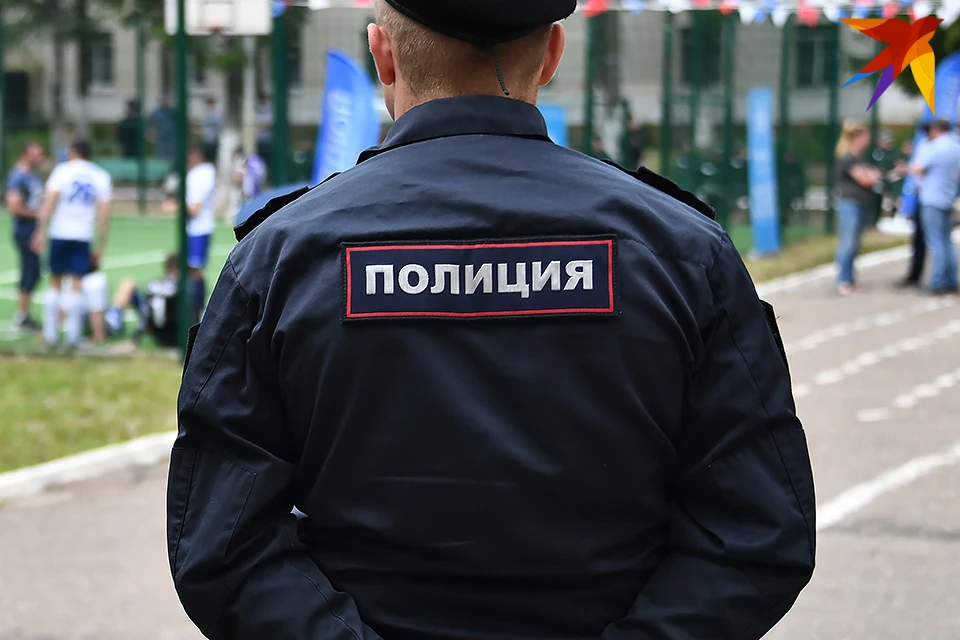 В Мурманске подростки избили на улице мужчину, ударив того по голове и телу.