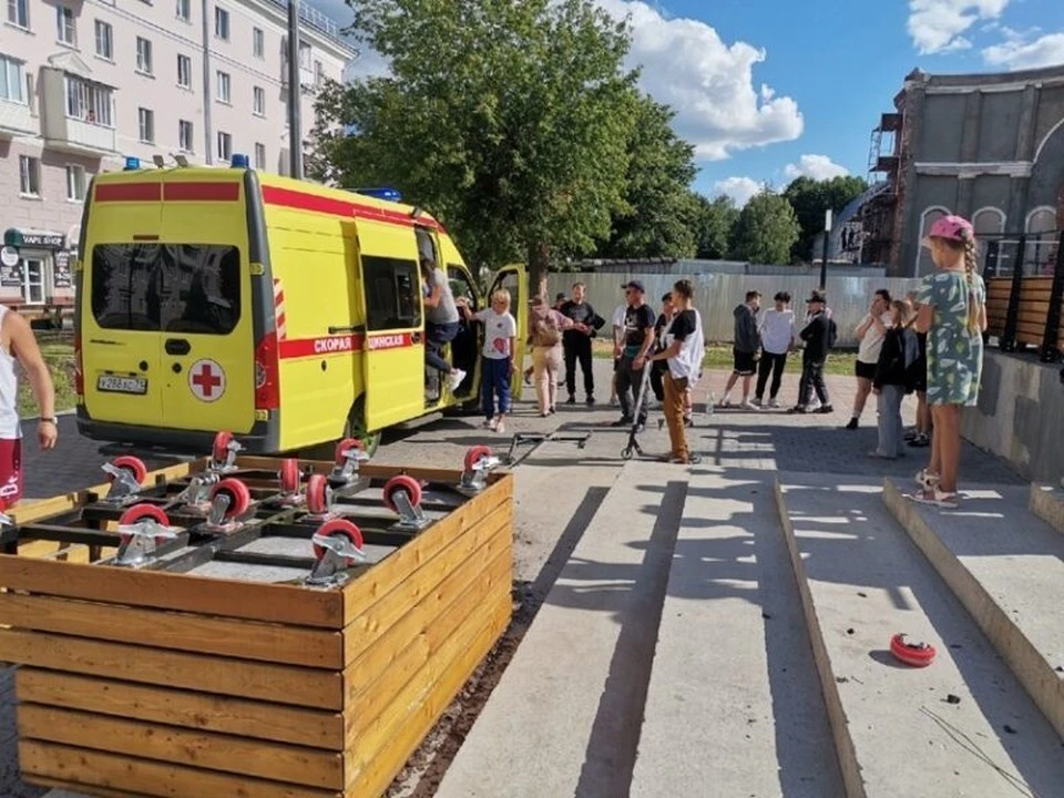 Прокуратура провела проверку после падения клумбы на ребенка в Тульской области