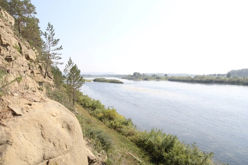 Две лодки с туристами перевернулись на реке Иркут во время сплава