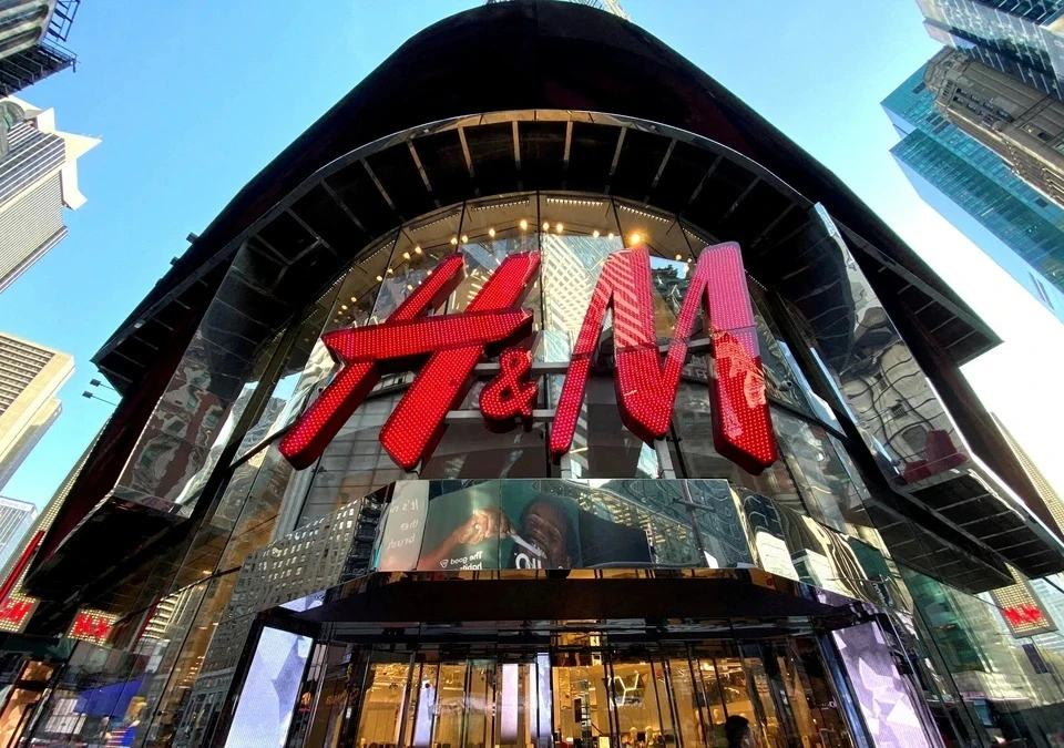 H&M не будет проводить распродажу перед уходом с российского рынка