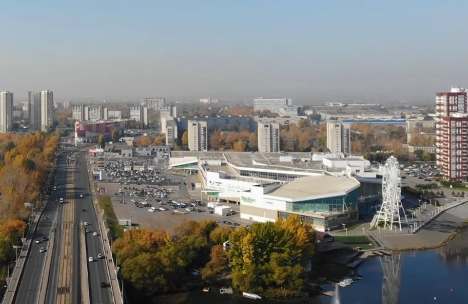 Под ульяновском. Аквамолл Ульяновск фото. Что было до Аквамолла в Ульяновске. Что было до постройки Аквамолла в Ульяновске. Ульяновск Аквамолл шоу флайбордистов.