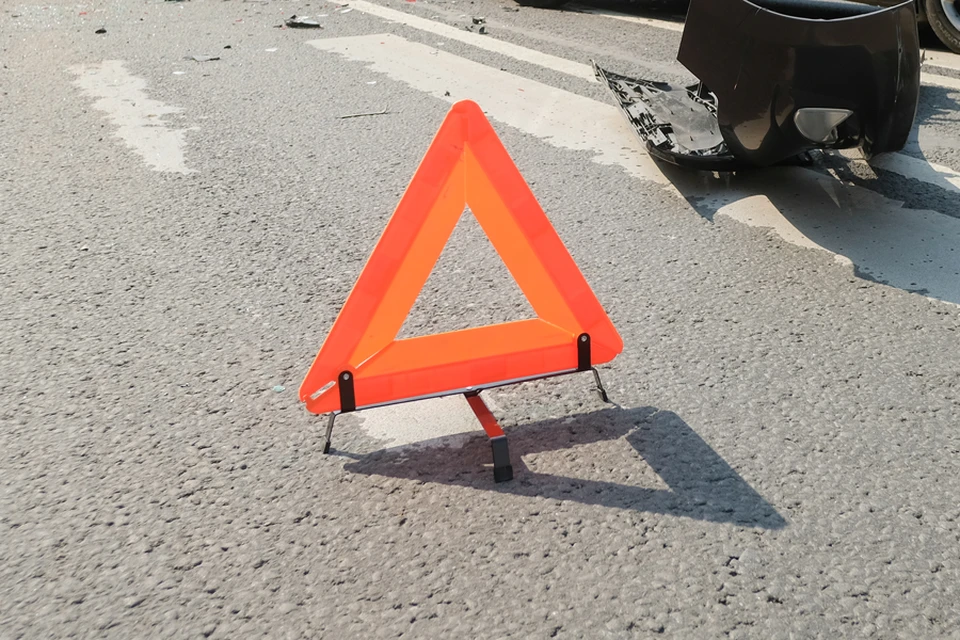 Девочка попала под автобус на улице Бажова