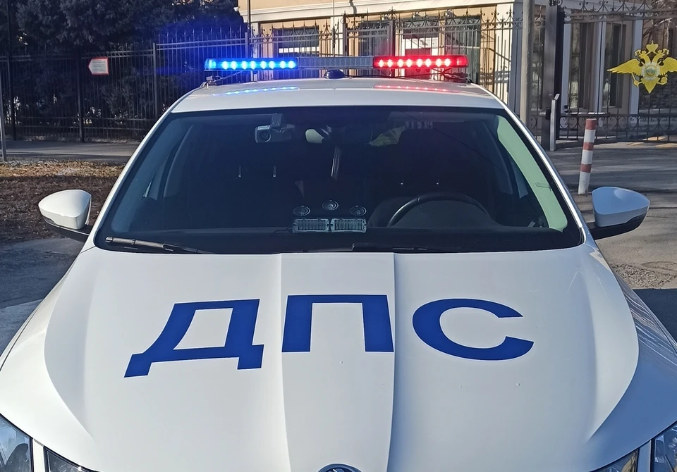 Полицейские выясняют, почему родители позволили подростку сесть за руль. Фото: ГУ МВД России по Волгоградской области.