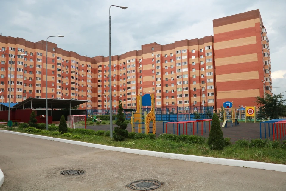 За почти пять лет существования детского сада в Семчине строительные недоделки так и не исправили. Фото: администрация Рязани.