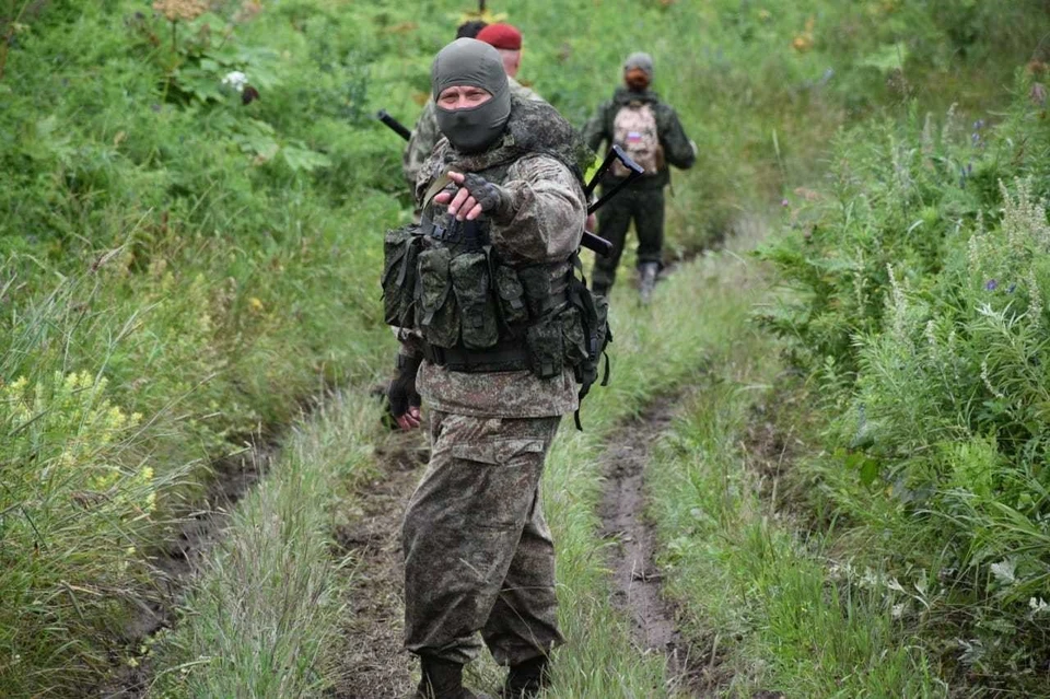 В Шахтерске проходят военно-патриотические сборы школьников. Фото агентства по делам молодежи Сахалинской области