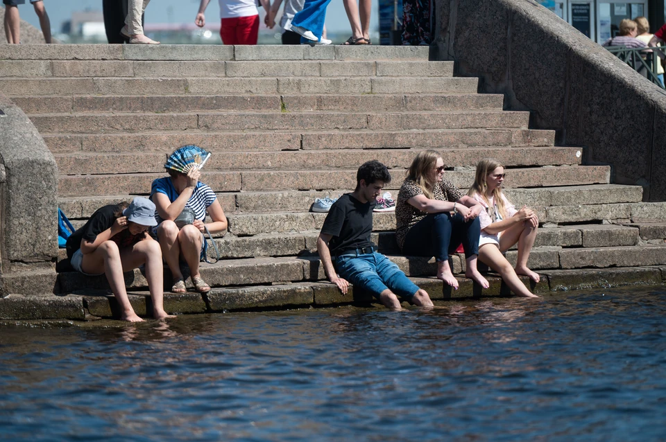Температура воздуха в июле 2022 года превысила норму для Петербурга