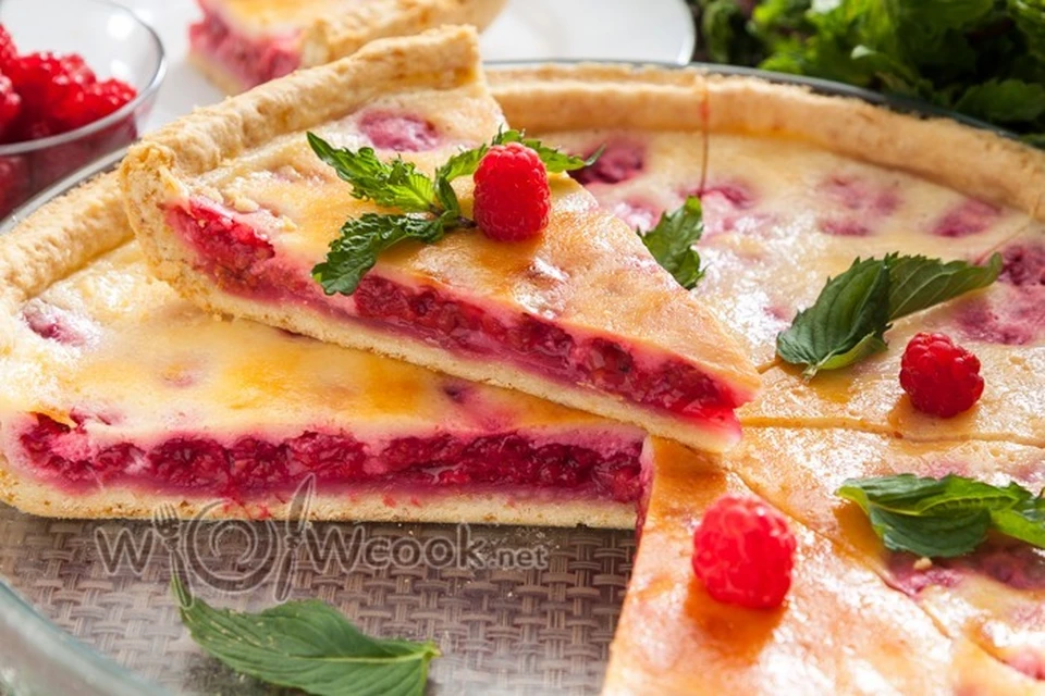 Есть рецепт очень известного пирога с малиной - цветаевского. Его для гостей часто пекли сестры Цветаевы Марина и Анастасия. Фото: wowcook.net