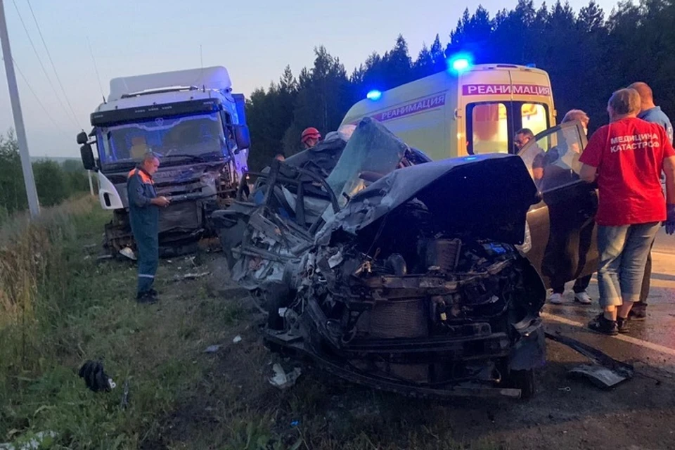 Водитель Hyundai получил травмы несовместимые с жизнью Фото: ГИБДД Свердловской области