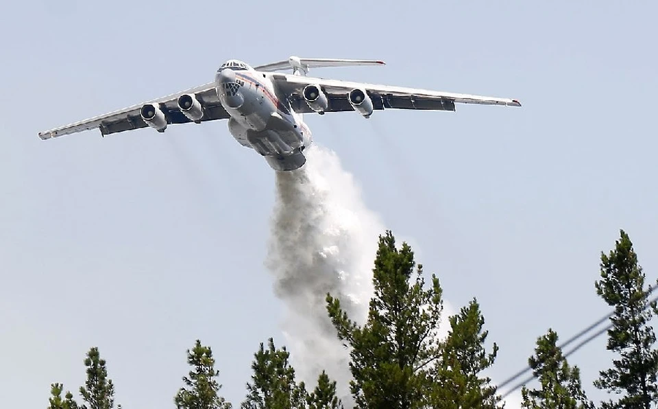 Москва направила в Югру еще один самолет для тушения лесных пожаров. Фото: архив МЧС России.
