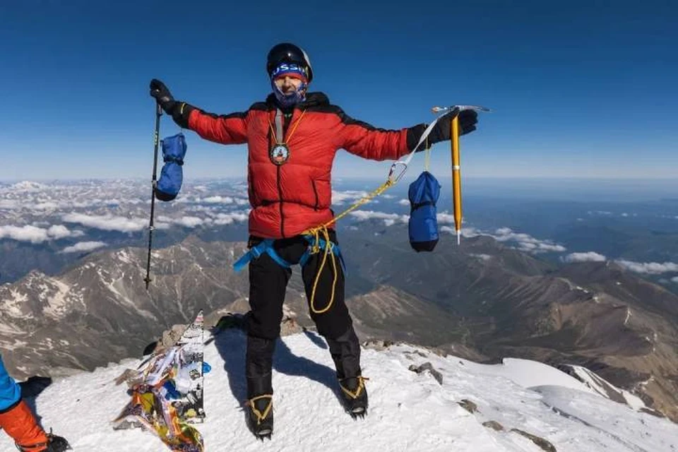 Виктор Масалитин на вершине Эльбруса. Фото предоставлено героем публикации.