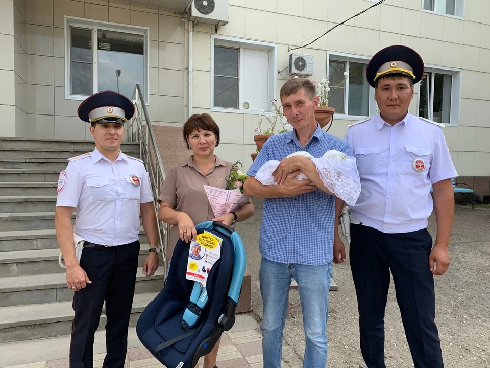 В Астрахани ДПС помогла роженице вовремя добраться до роддома