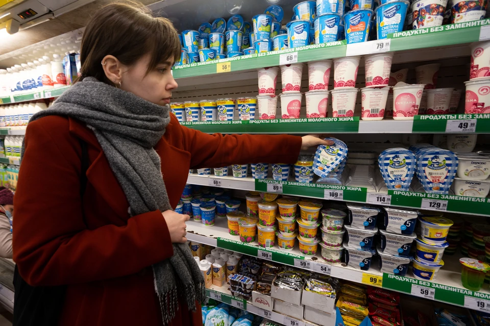 На полках петербургских магазинов стало больше белорусских продуктов.