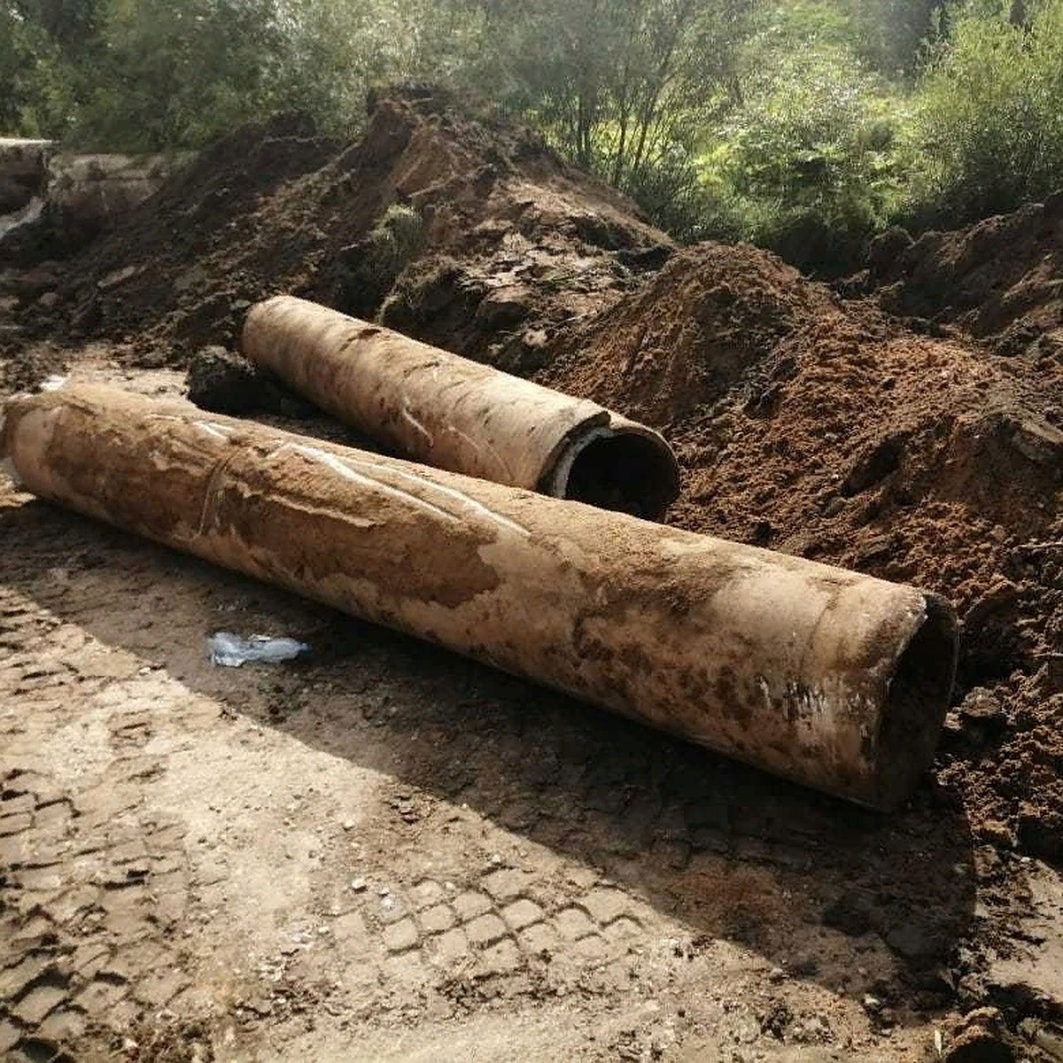 В Коми неизвестные похитили трубы во время ремонта водопропускной системы -  KP.RU