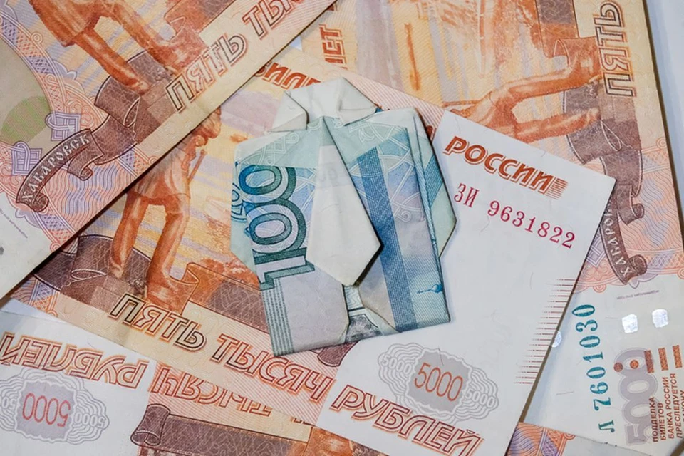 Телефонные мошенники из Новосибирска обманули людей на 100 тысяч рублей.