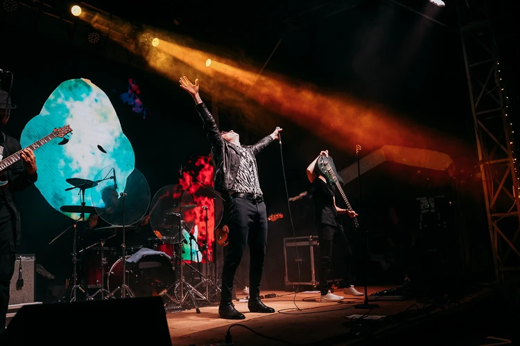 «Я не Radiohead, чтобы на мне спать»: Найк Борзов в Самаре рассказал, перед какой публикой любит играть больше всего