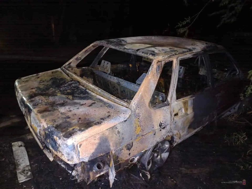 На юге Волгограда рецидивист спалил автомобиль