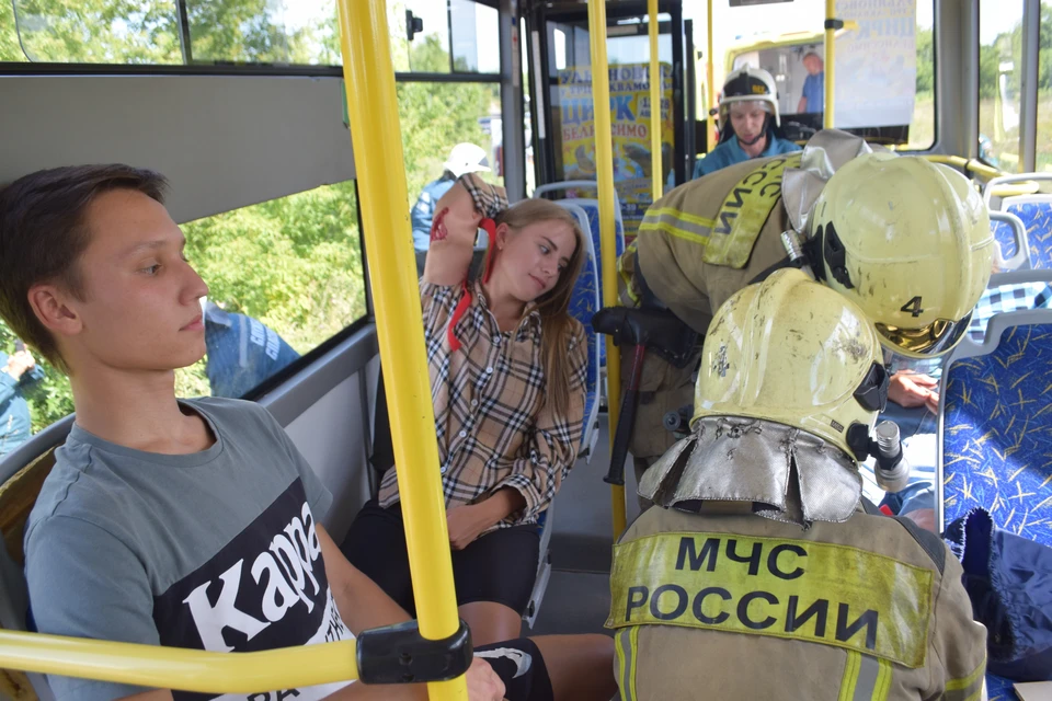 По легенде учения в ДТП погибли 7 человек и 11 - пострадали