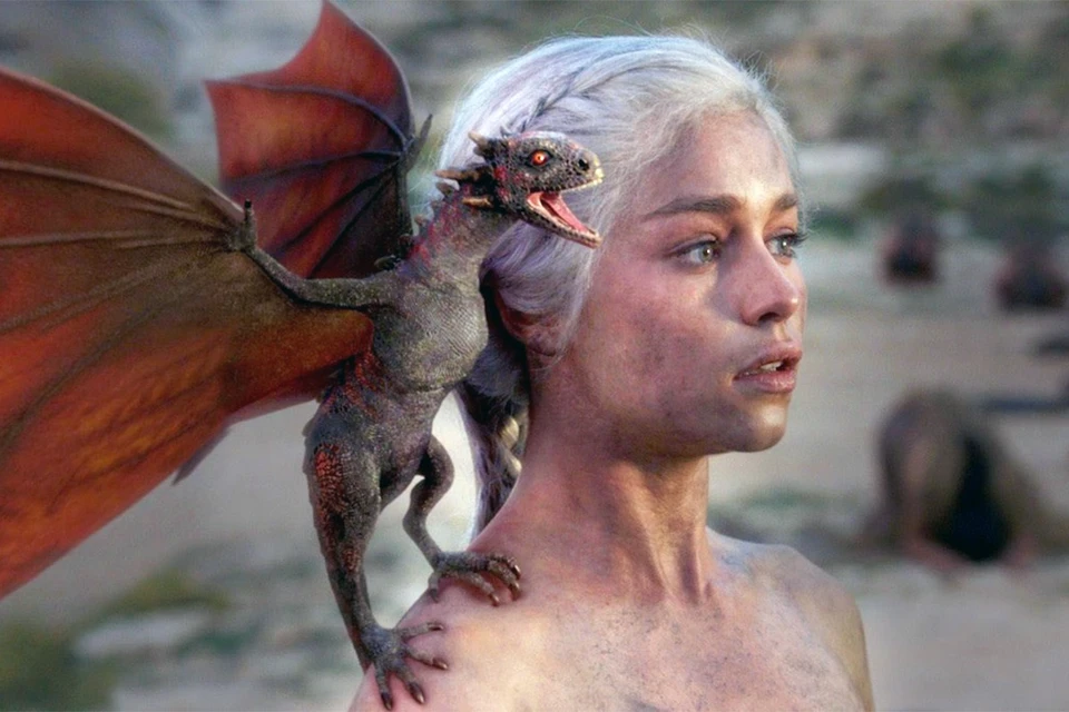 Эмилия Кларк в сериале "Игра престолов".