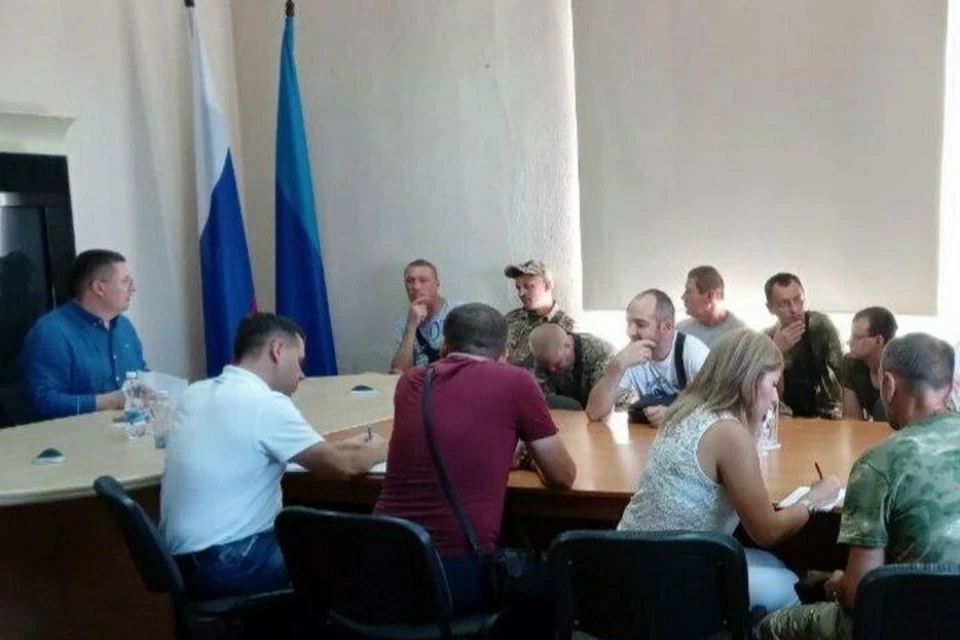 Дину Мытку встретился в ЛНР с военнослужащими Народной милиции Республики, освобожденными из украинского плена. Фото: Омбудсмен ЛНР