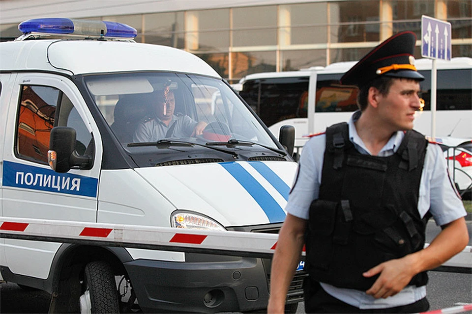 В Ростове молодая пара сожгла машину полицейского с символикой "Z".