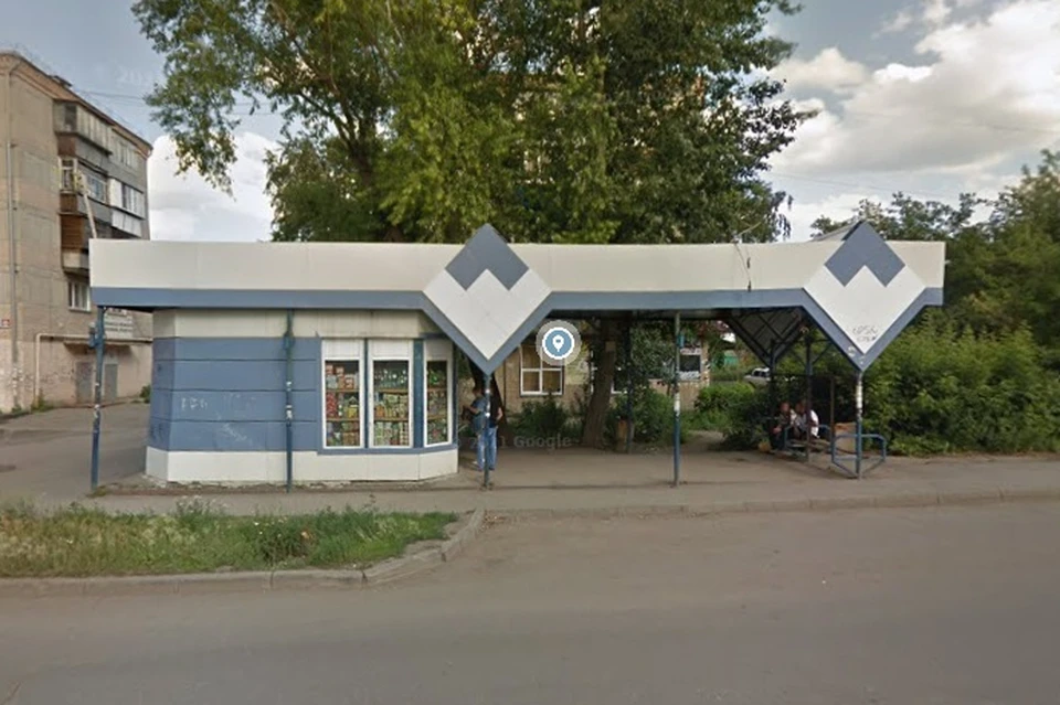 Тело нашли на остановке «Салон "Молодость"» по проспекту Славы. Скрин: google.com/maps