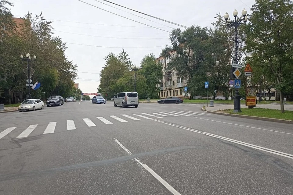 Неизвестный водитель сбил женщину в центре Хабаровска и скрылся