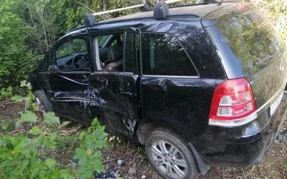 Сотрудники полиции устанавливают все обстоятельства аварии