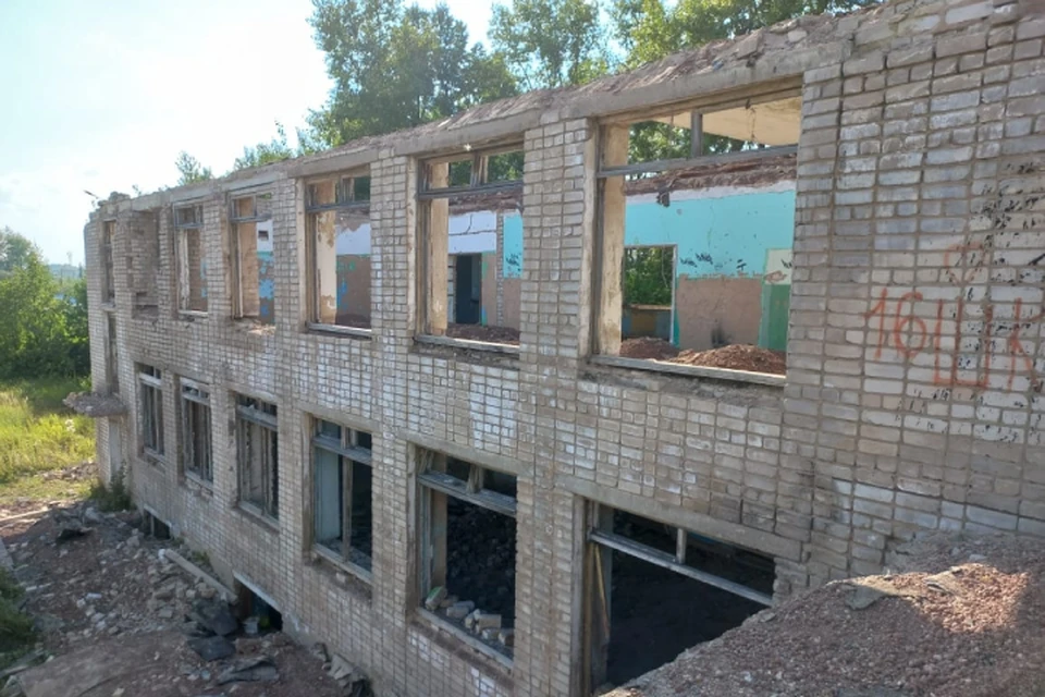 Трагедия произошла в здании бывшей школы на улице Вокзальной. Фото: СУ СКР по Кировской области