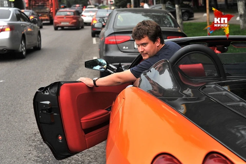В Москве пресекли несогласованный автопробег элитных авто