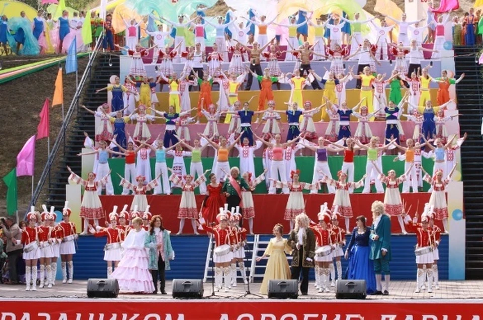 Основными площадками празднования станут площади Сахарова и Советов