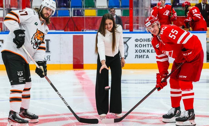 Фигуристка Валиева открыла сезон "Спартака" в КХЛ. Фото: ХК "Спартак"