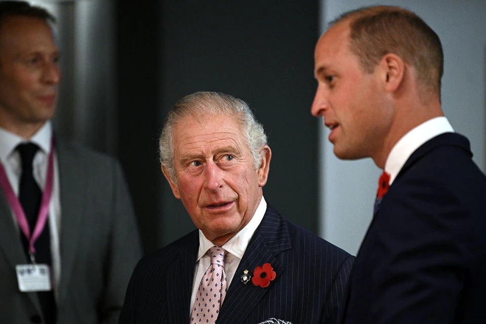Первым в очереди на британский престол стоит принц Чарльз, вторым - принц Уильям.
