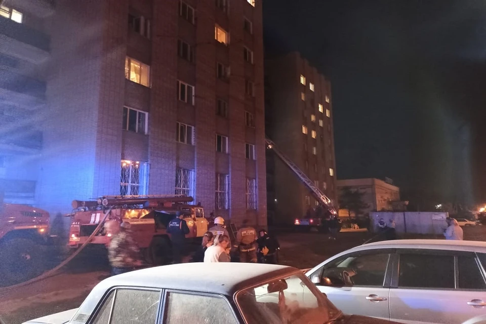 В Бердске на пожаре в высотке погиб мужчина. Фото: ГУ МЧС НСО.