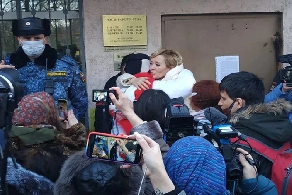 Ленинский районный суд Ростова-на-Дону рассмотрит ходатайство об отмене условного осуждения Анастасии Шевченко.