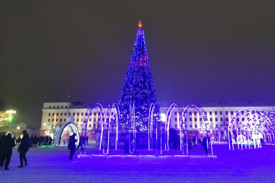 Речь идет о концепции оформления и Театральной площади, и всего города.