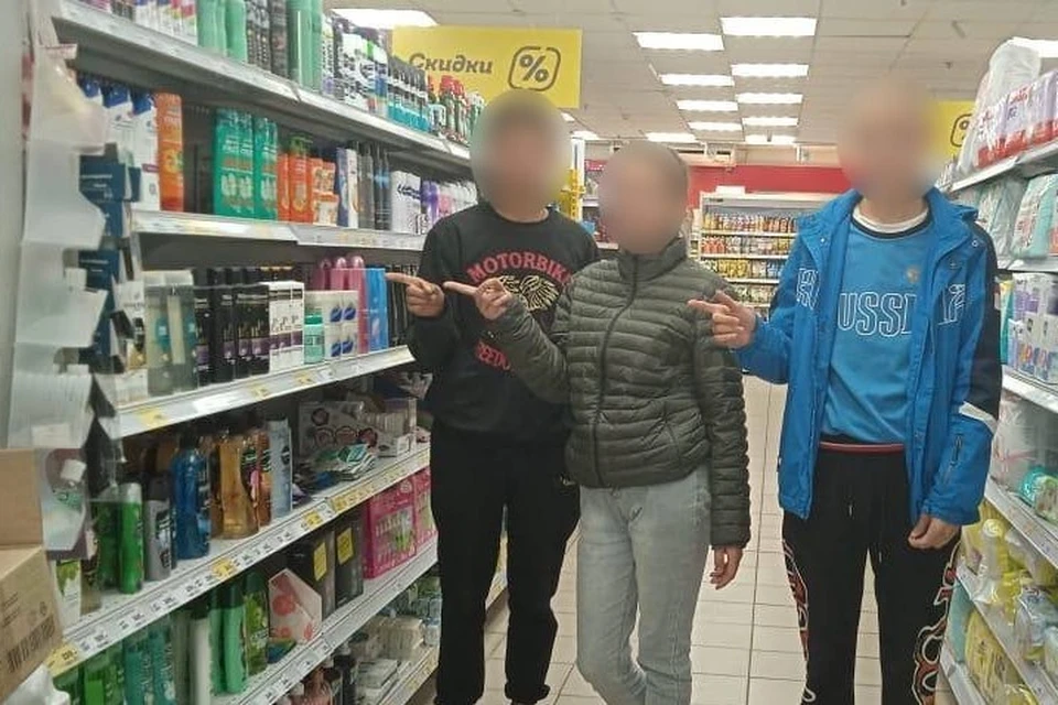 Трое оренбуржцев воровали кофе и дезодоранты в универсамах города