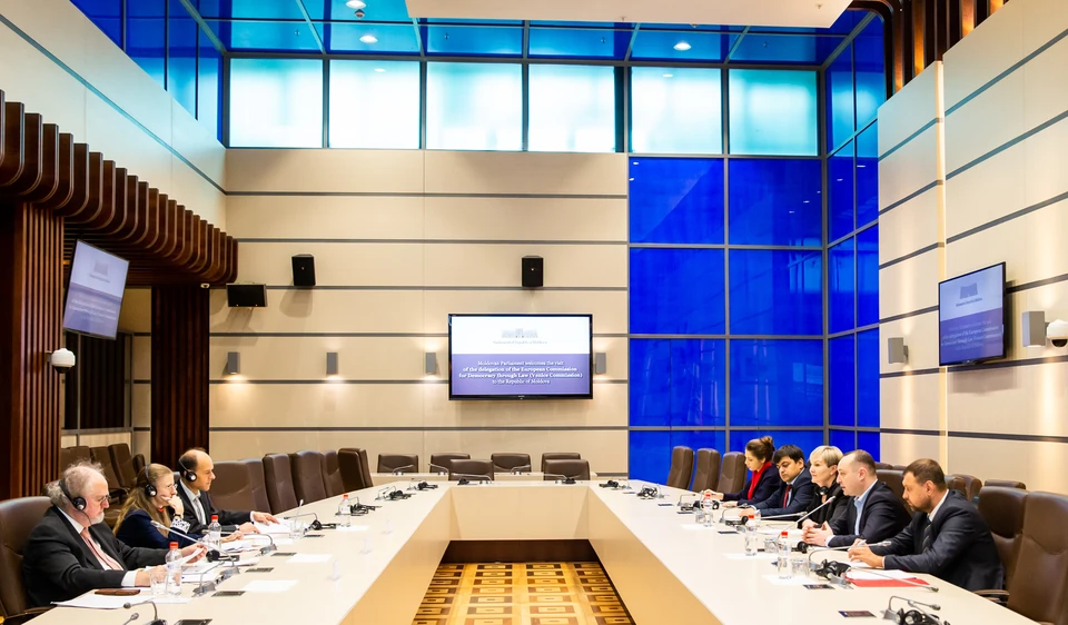 Представители ПСРМ встретились с членами делегации Европейской комиссии за демократию через право. Фото:socialistii.md