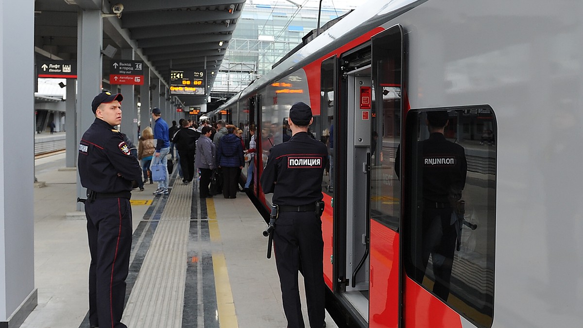 В Муроме с поезда «Москва — Челябинск» полицейские сняли дебошира - KP.RU