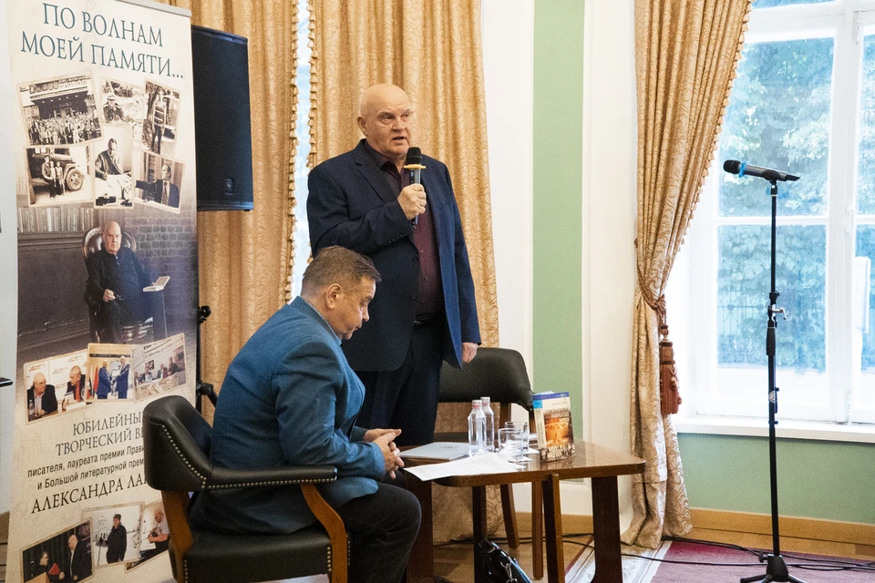 В «Доме Росто­вых» отпраздновали сразу три важных события: юбилей, выход книги и 30-летие регионального движения «КП»