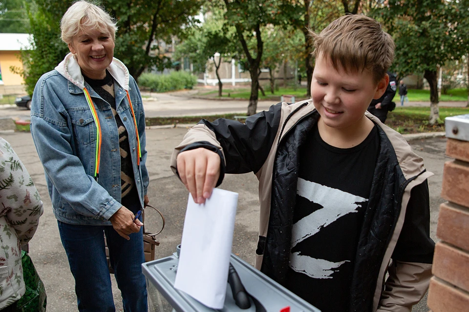 Voting took place over five days.  Photo: Alexander Reka/TASS