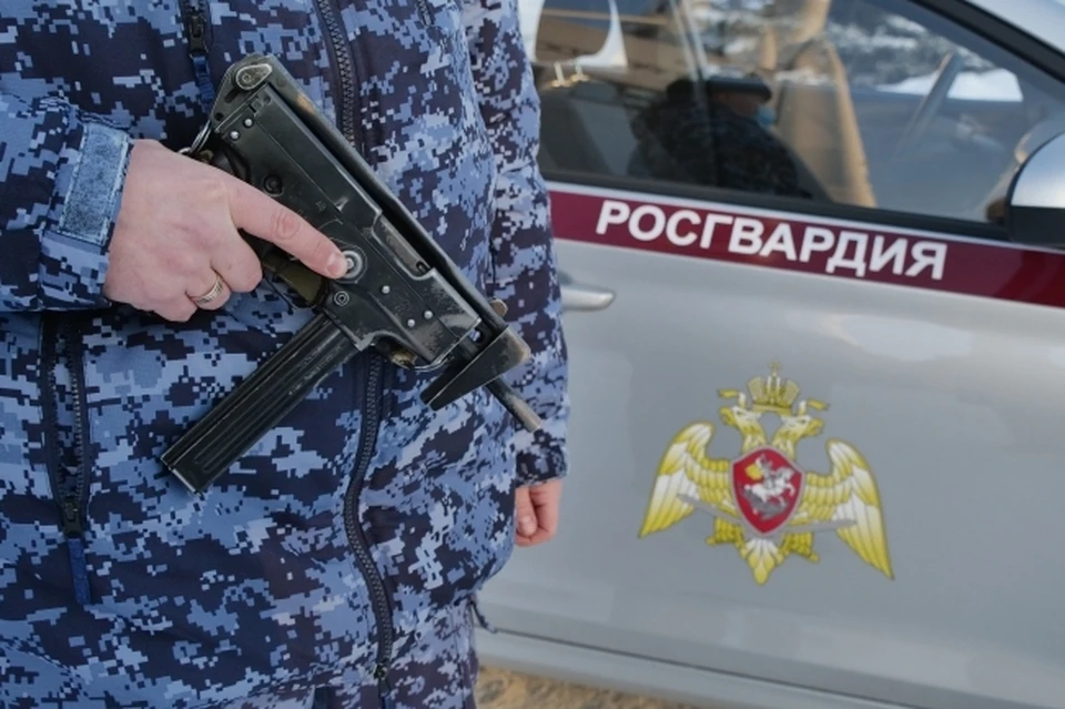 Жители Томской области, которых призвали в рамках частичном мобилизации, могут сдать свое оружие сотрудникам Росгвардии.