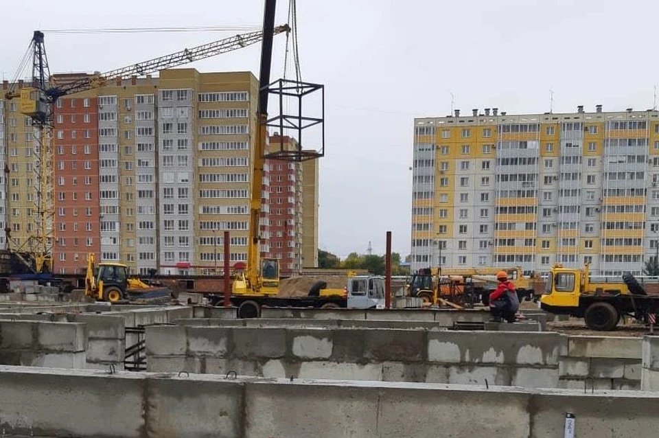 Новая школа на космическом омск. Новая школа на космическом проспекте Омск. Строительство школы. Строительство проспекта. Наука в строительстве.