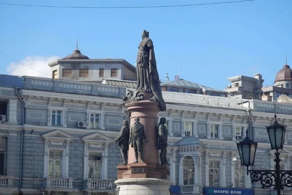 Депутаты горсовета Одессы решили не демонтировать памятник Екатерине II