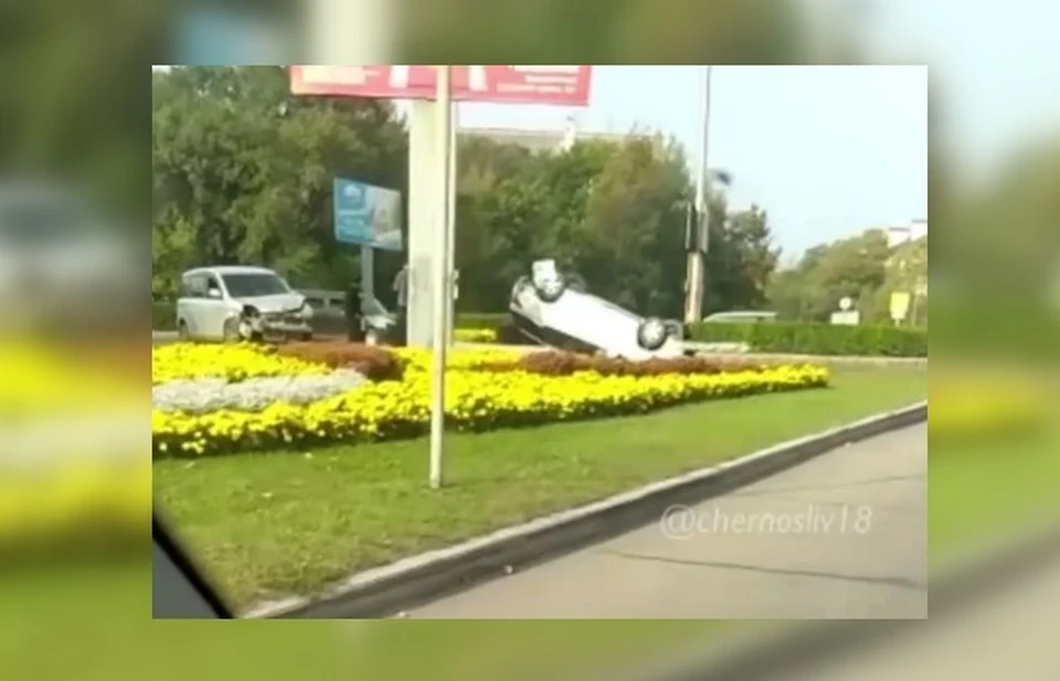 Авария произошла на кольце улицы Краснознаменной в Уссурийске.