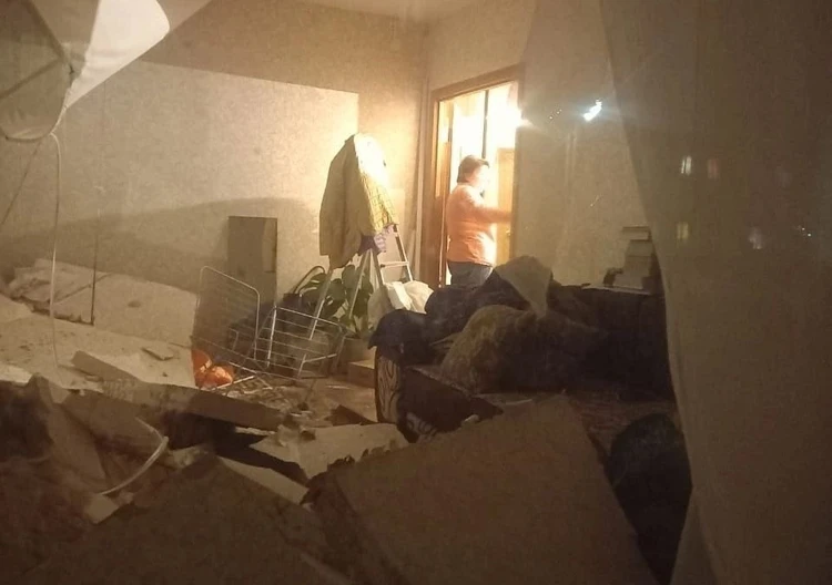 В Омске из-за взрыва самогонного аппарата обрушилась стена жилого дома