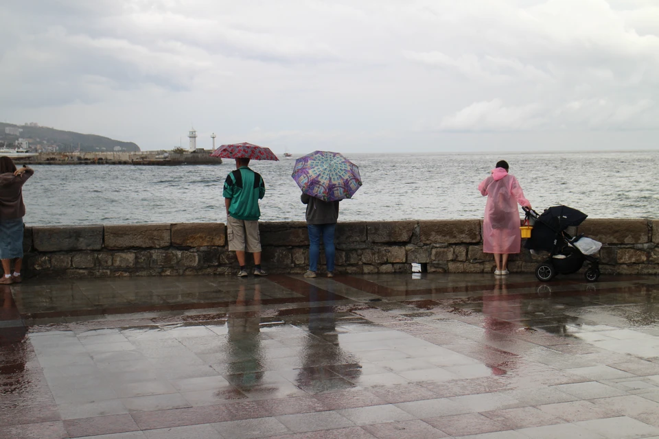 На Южный берег Крыма пришел дождливый вторник.