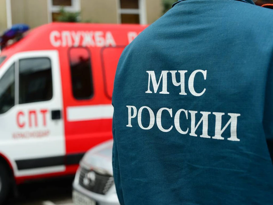 Несколько автомобилей сгорело в пожаре автосервиса в Оренбурге прошлой ночью